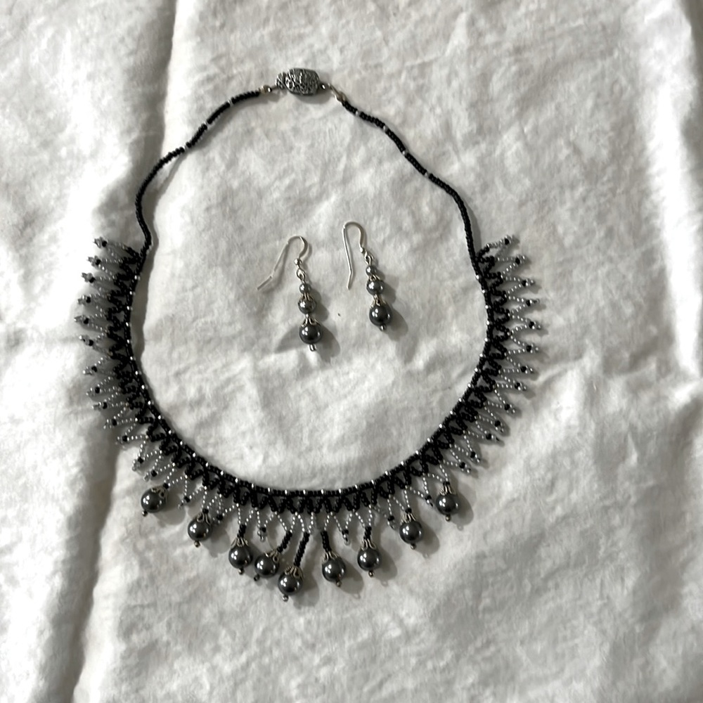 Beautiful Handmade Necklace/Earrings Swarovski and seed bead